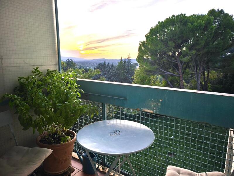 Appartement - 85 m² - 5 pièces