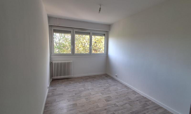 Appartement - 128 m² - 7 pièces