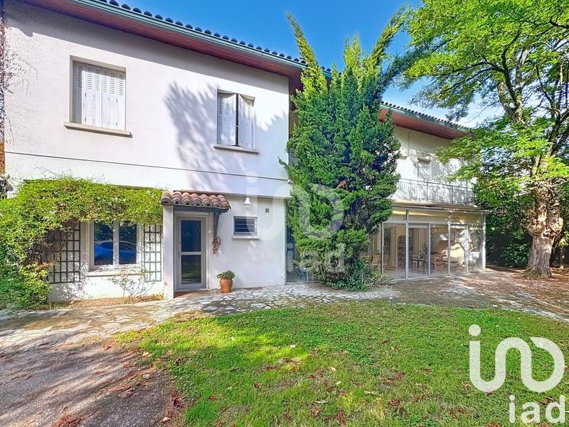 Maison - 300 m² - 9 pièces