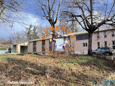 Local d'activités - 740 m²