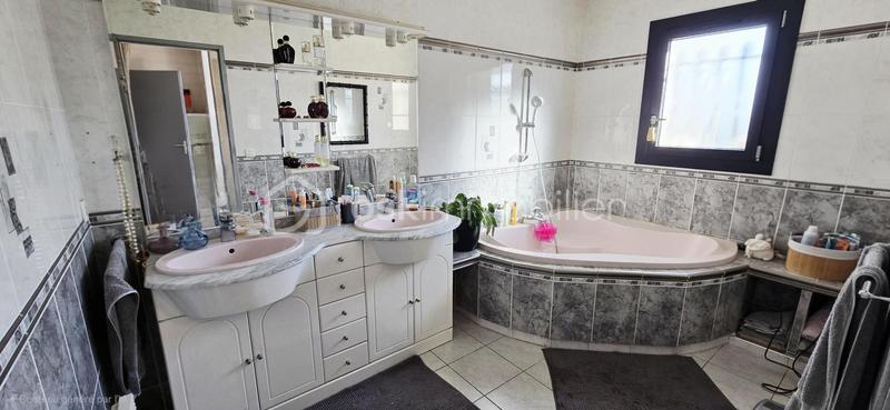 Pavillon - 101 m² - 5 pièces