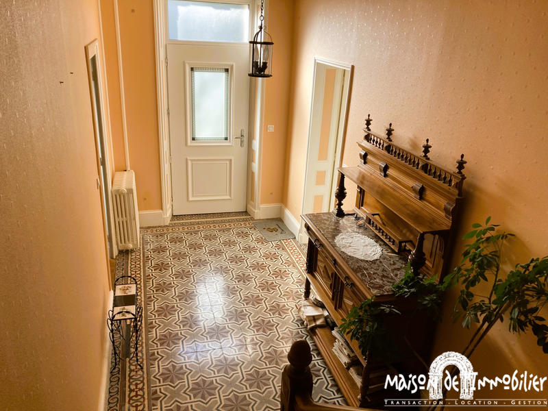 Maison - 285 m² - 7 pièces