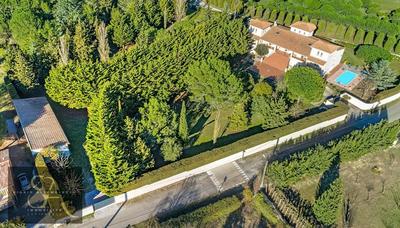 Propriété - 377 m² - 10 pièces