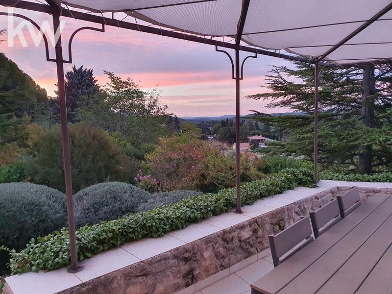 Bastide - 195 m² - 6 pièces