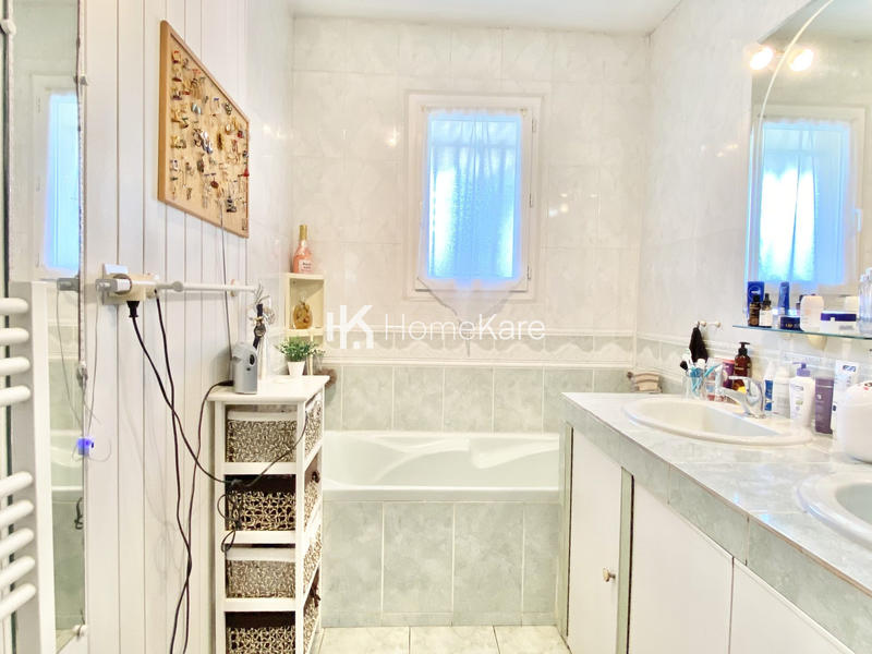 Maison - 121 m² - 4 pièces