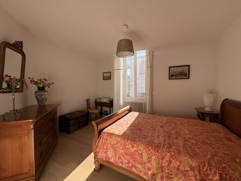 Maison - 180 m² - 8 pièces