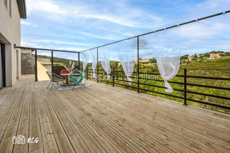 Maison - 208 m² - 6 pièces