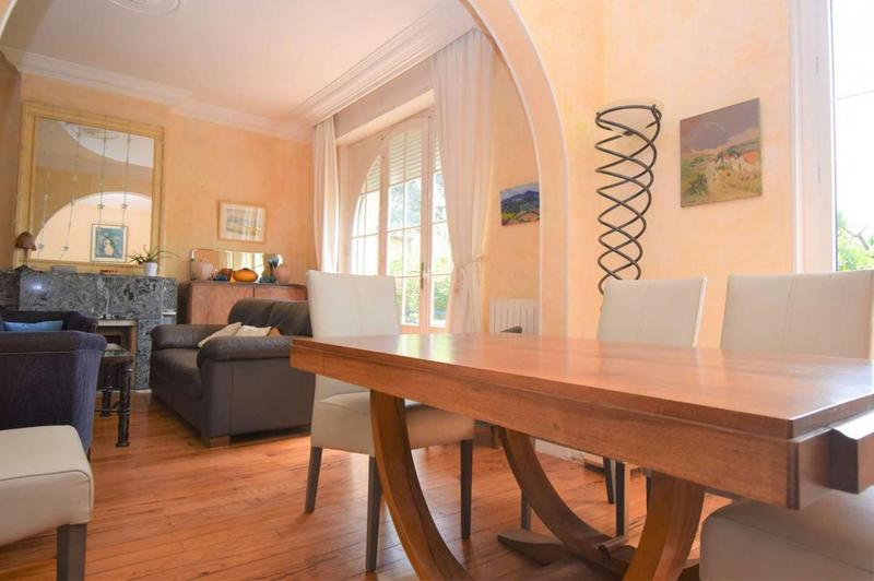 Maison - 224 m² - 7 pièces