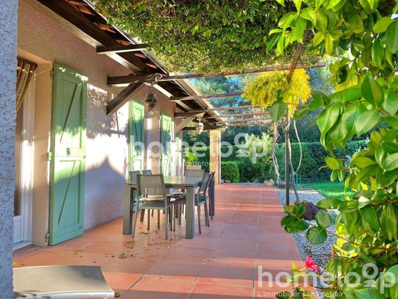 Maison - 96 m² - 5 pièces