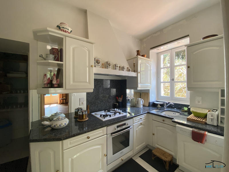 Maison - 180 m² - 10 pièces