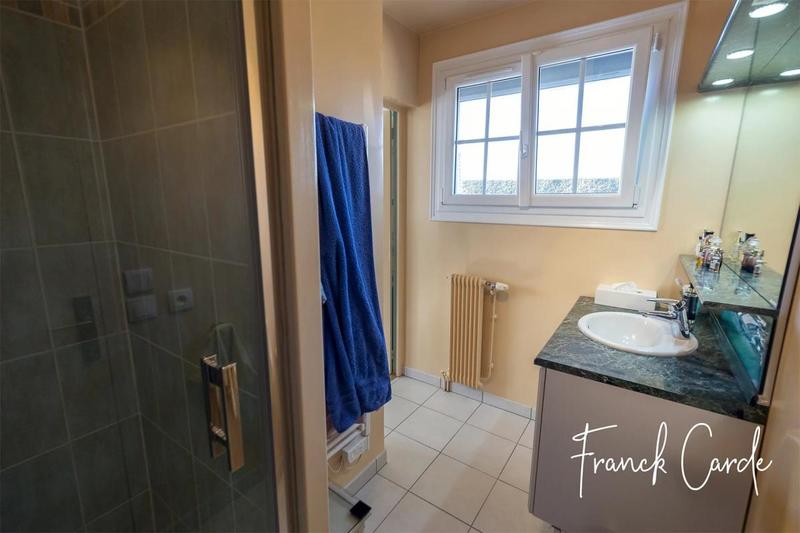 Villa - 225 m² - 8 pièces