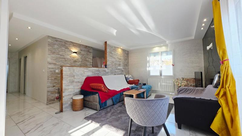 Maison - 94 m² - 4 pièces