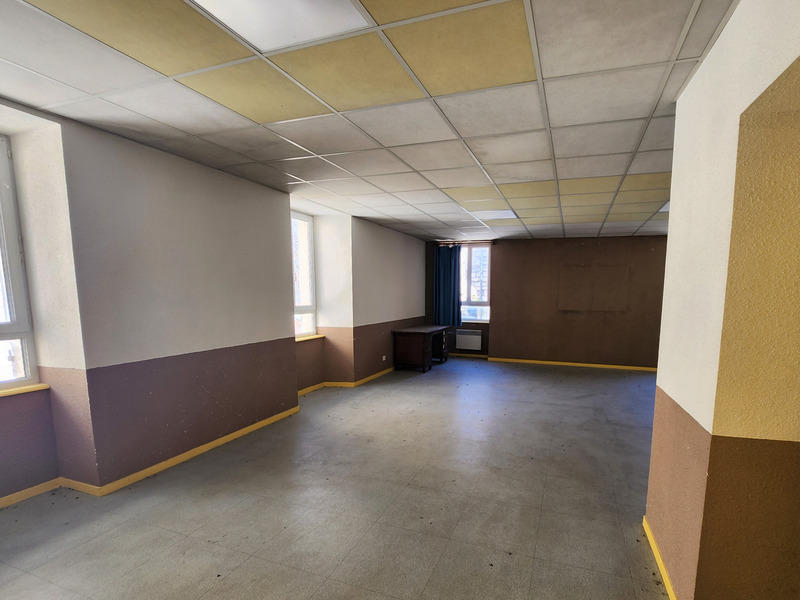 Maison - 265 m² - 10 pièces