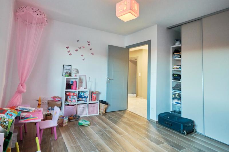 Maison - 180 m² - 7 pièces