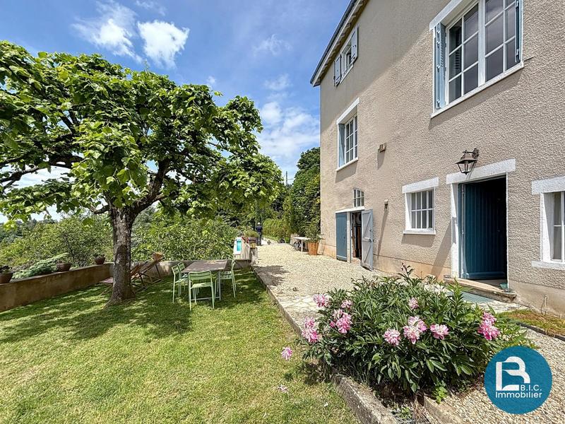 Maison ancienne - 217 m² - 6 pièces