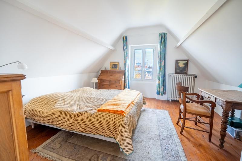 Maison - 180 m² - 7 pièces