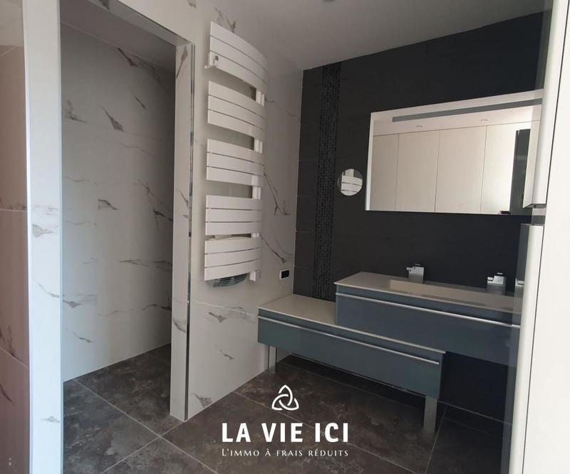 Maison - 220 m² - 9 pièces