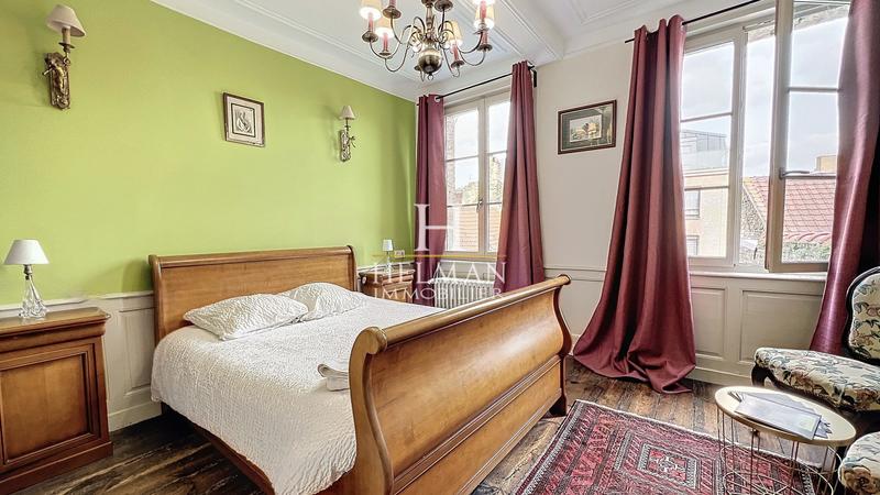 Maison - 301 m² - 11 pièces