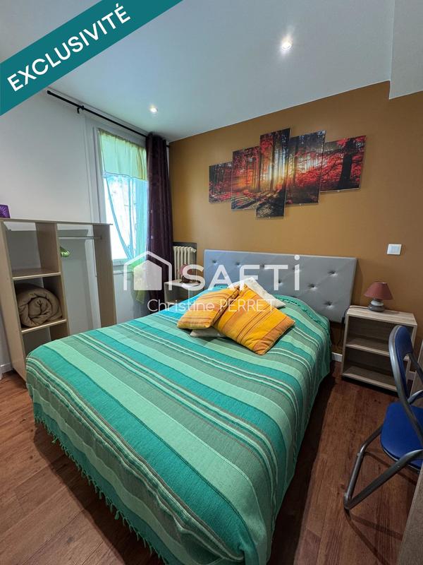 Maison - 1 060 m² - 24 pièces