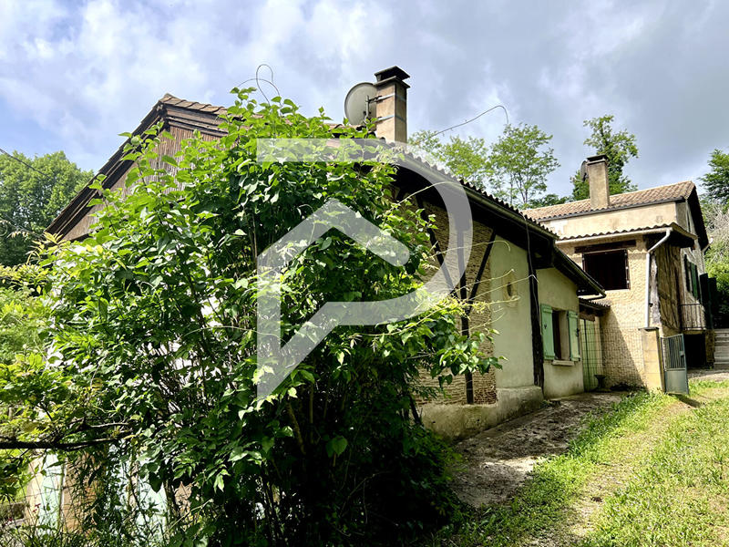 Maison - 221 m² - 8 pièces