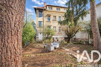 Maison - 186 m² - 9 pièces