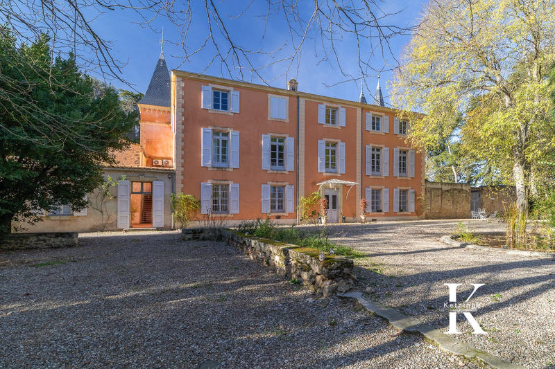 Château - 1 450 m² - 28 pièces