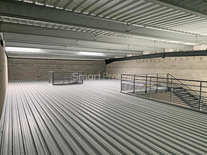 Local commercial - 402 m²