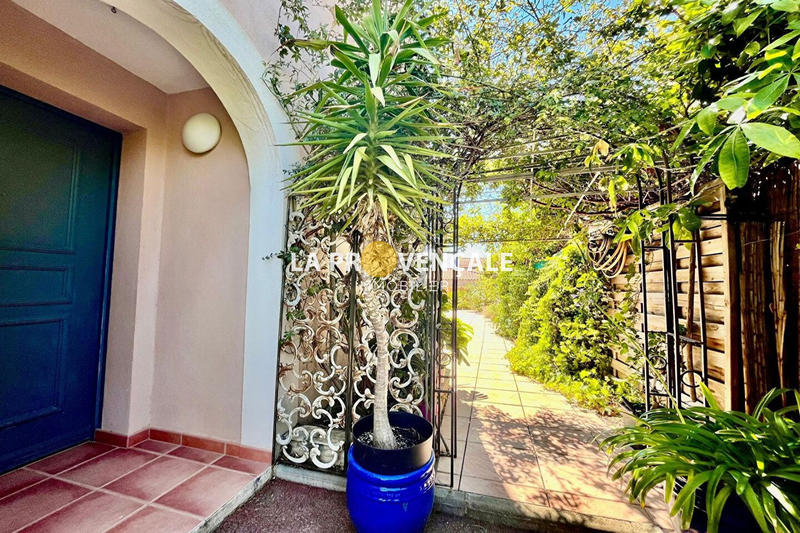 Maison - 98 m² - 4 pièces