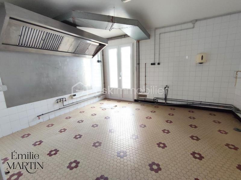 Local commercial - 388 m² - 7 pièces