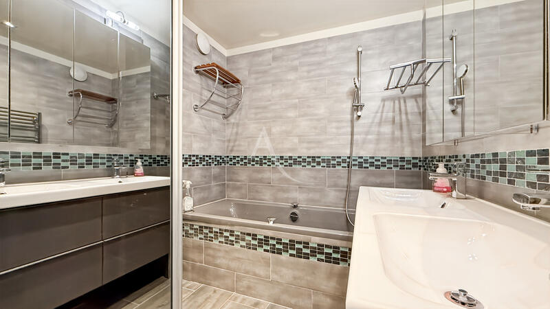 Appartement - 87 m² - 4 pièces