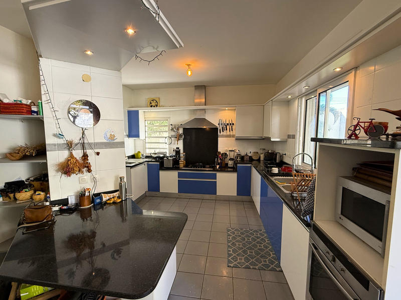 Maison - 210 m² - 7 pièces