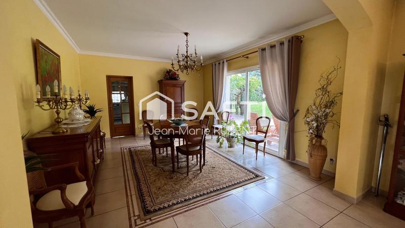 Maison - 267 m² - 9 pièces