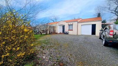 Maison - 100 m² - 4 pièces