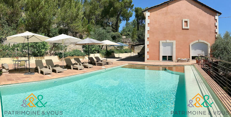 Maison - 250 m² - 8 pièces