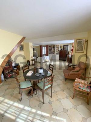 Villa - 236 m² - 12 pièces