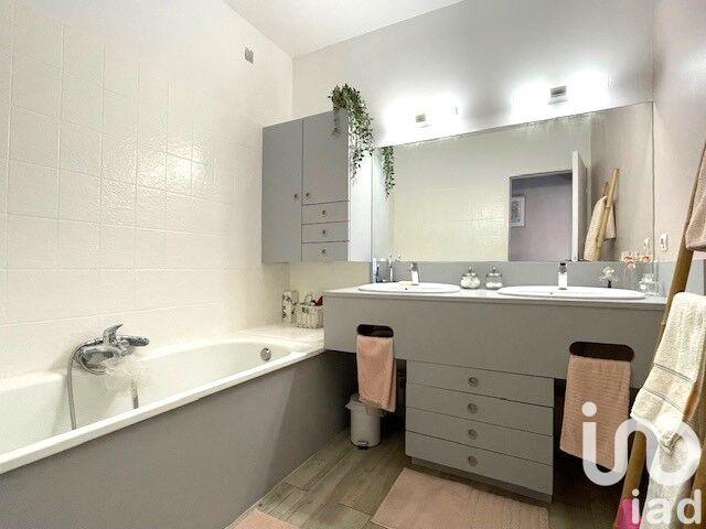 Appartement - 83 m² - 3 pièces