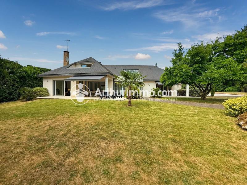 Maison - 312 m² - 7 pièces