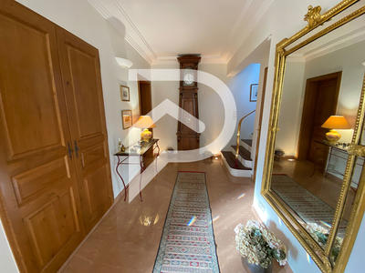 Maison - 282 m² - 7 pièces