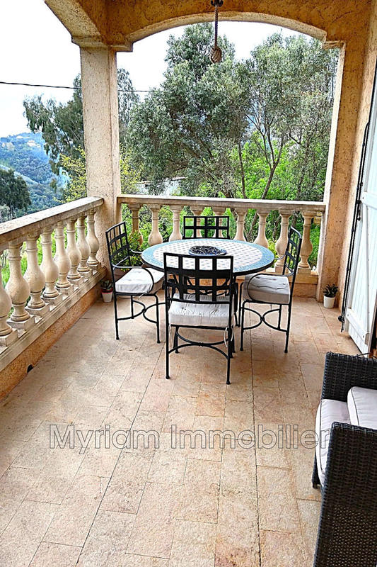 Maison - 265 m² - 8 pièces