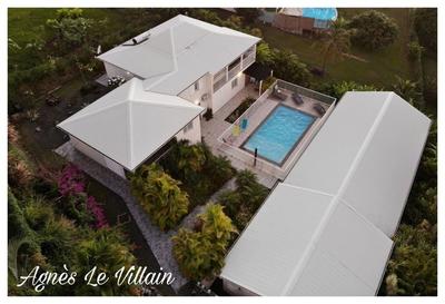 Villa - 277 m² - 15 pièces