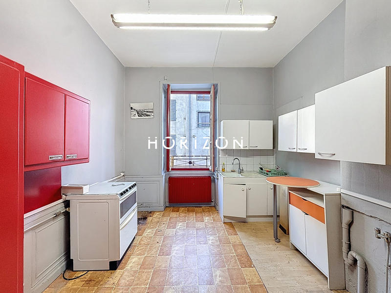 Appartement - 93 m² - 4 pièces