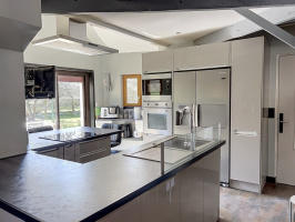 Propriété - 263 m² - 11 pièces