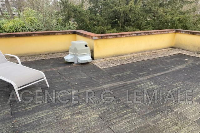 Maison - 326 m² - 12 pièces