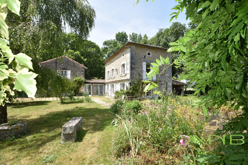 Maison ancienne - 191 m² - 5 pièces