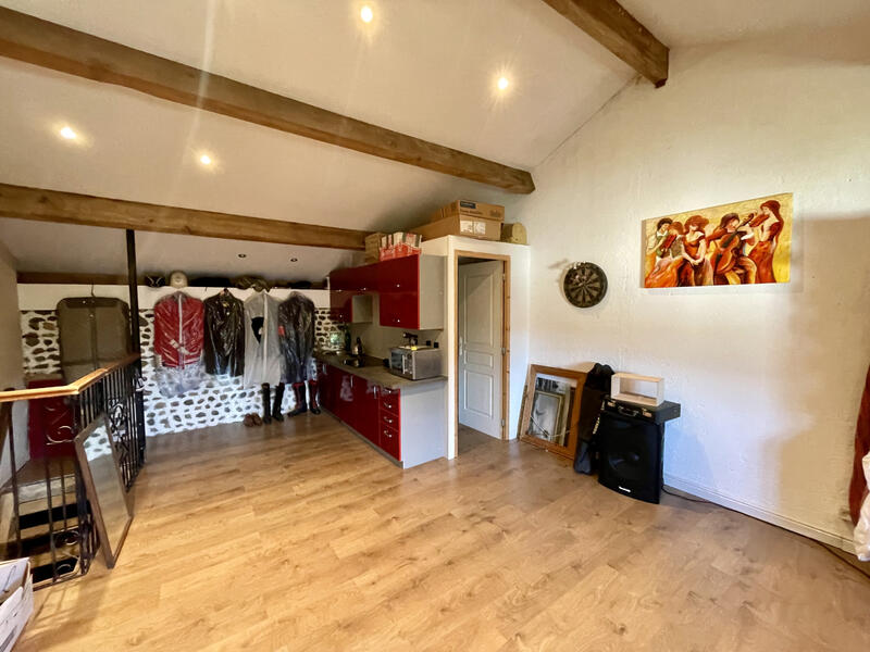 Maison - 262 m² - 6 pièces