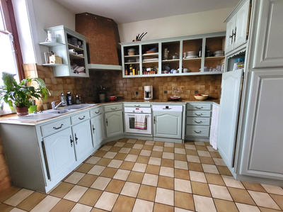 Maison - 182 m² - 8 pièces