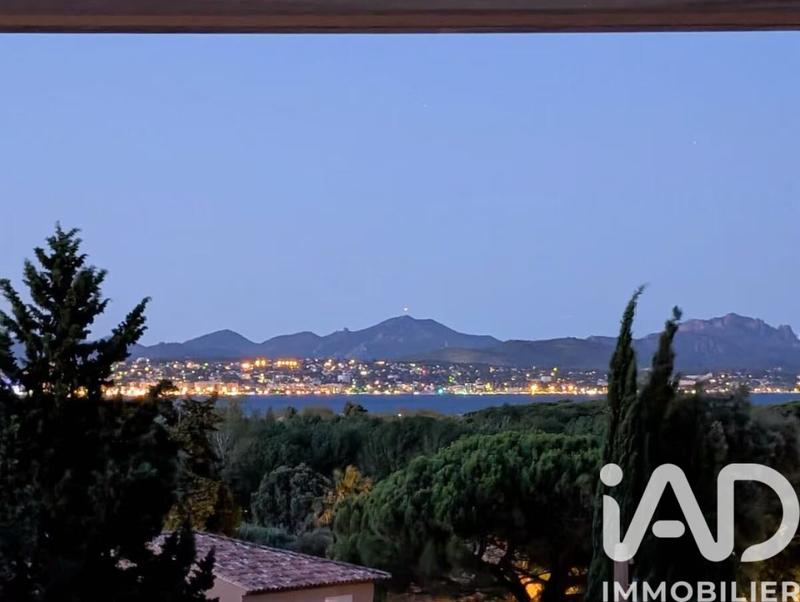 Maison - 104 m² - 3 pièces