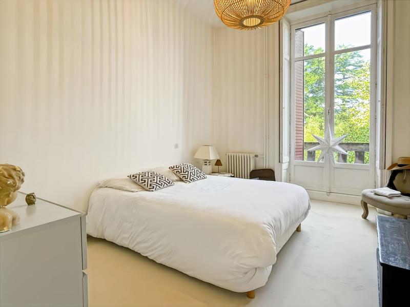 Maison ancienne - 215 m² - 9 pièces