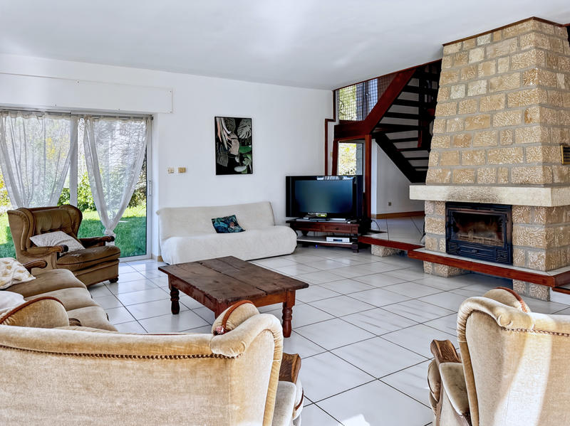 Propriété - 357 m² - 13 pièces