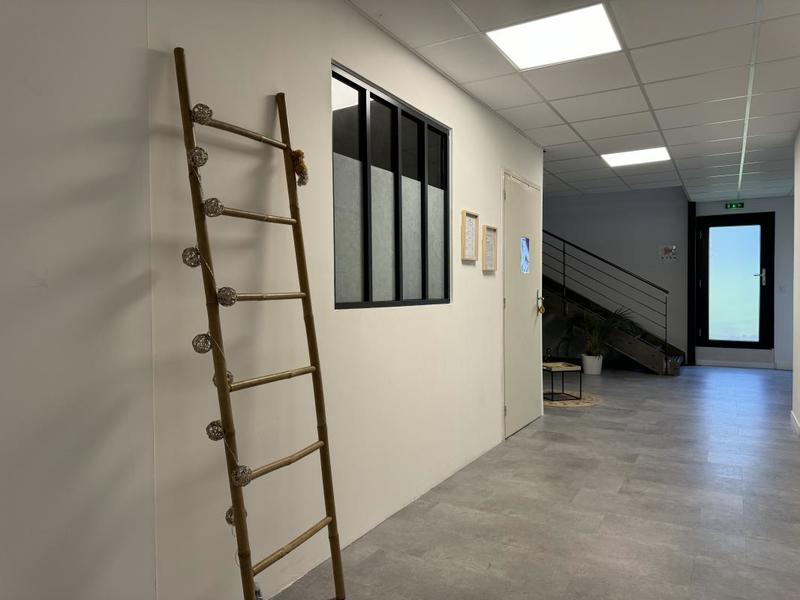 Bureau - 247 m² - 5 pièces